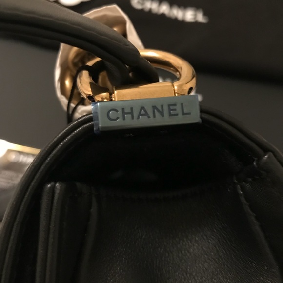 🚨SOLD🚨 CHANEL Boy Flap Bag - Picture 3 of 8